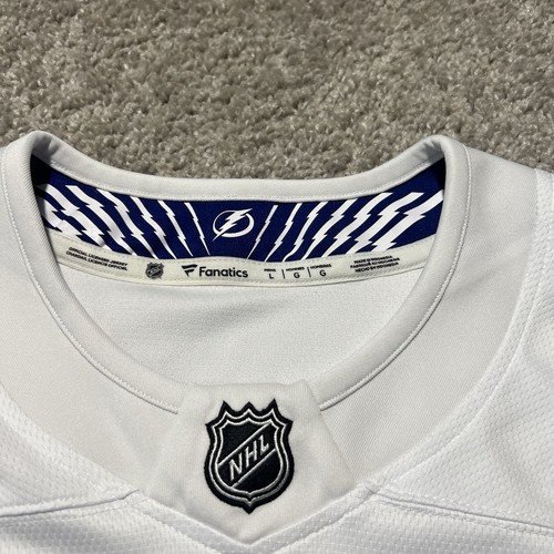 Tampa Bay Lightning 2022 NHL Stadium Series Jersey White L Breakaway Rare Home - Picture 6 of 10