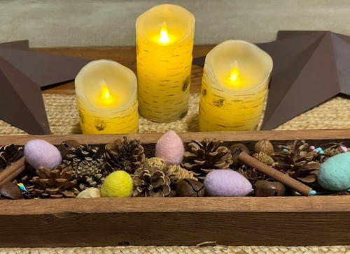 Easter and Spring Decoration - Picture 1 of 3