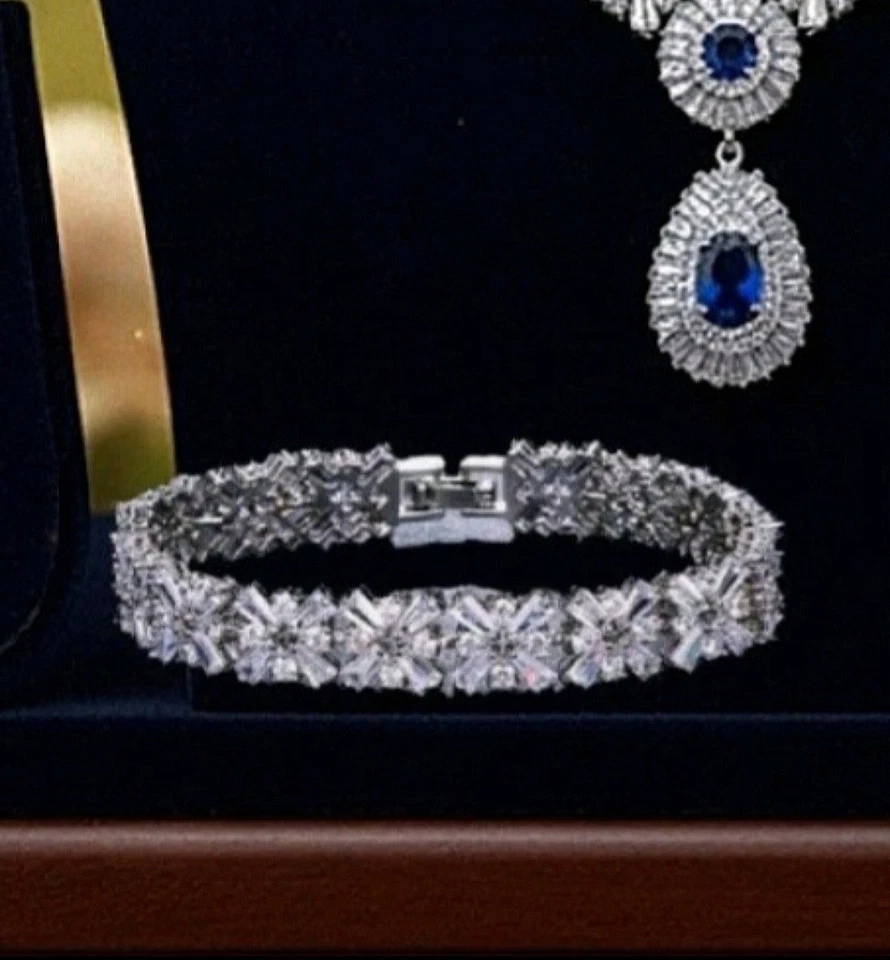 Juego de joyas Pesciosa de topacio azul platino 18k creado en laboratorio corte diamante Swarovski Foto 3 de 4