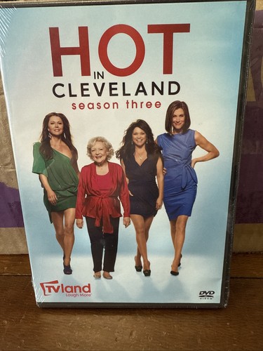 Hot In Cleveland: Season 1 -5 Seasons 2 3 and 5 BRAND NEW - Picture 4 of 6