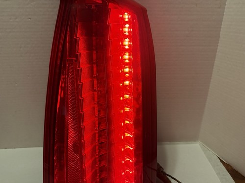 Luz trasera lado del conductor Cadillac STS 2008-2011 mano derecha usada defectos cosméticos - Imagen 3 de 24