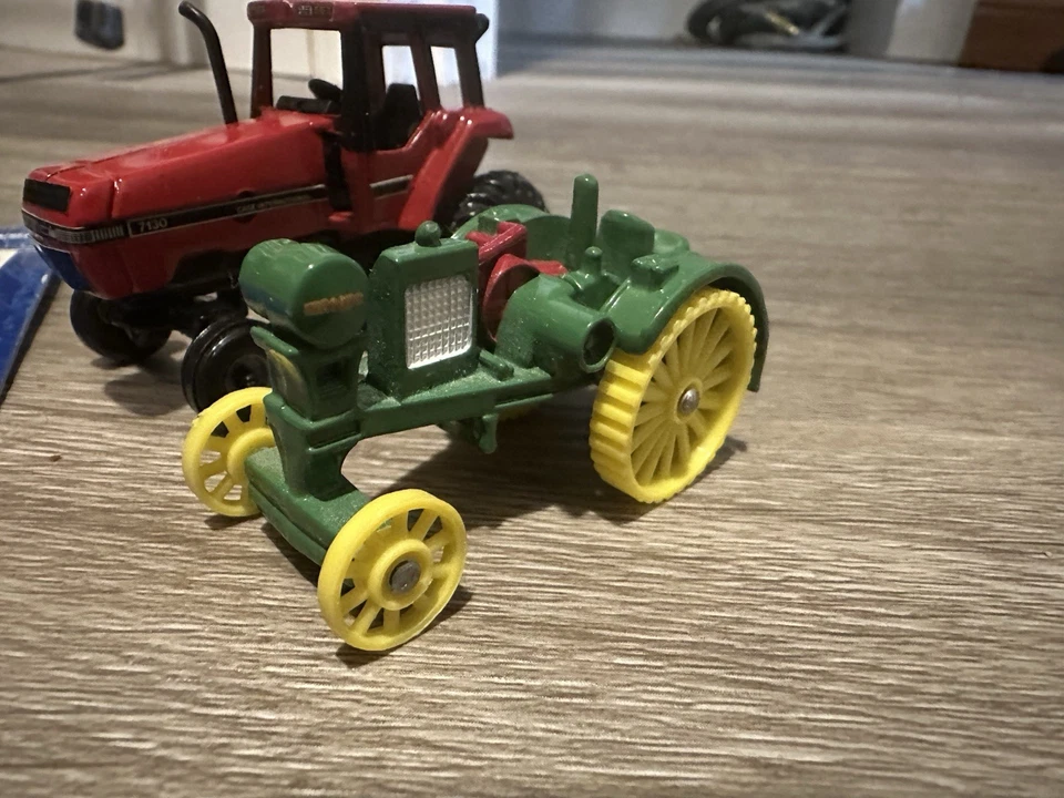 Ertl 1/64 Tractor Lot Of 4 Case IH Ford John Deere - Image 3 of 4