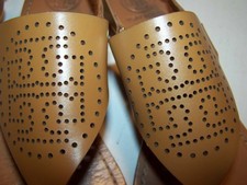 TORY BURCH Sandals Brown Leather Adj Strap Thong Capri Sz 9.5M EC incl Dustbag 