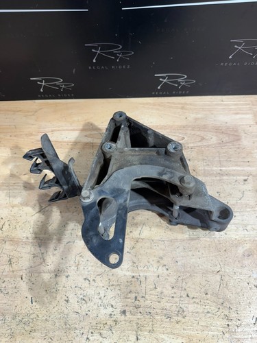 1996-1999 GM Vortec 4.3 5.0 5.7 Alternator Bracket Aluminum OEM - Picture 4 of 4