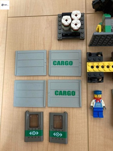 LEGO World City Cargo Train 4512 In 2003 Used Retired W/Manual - Picture 3 of 6