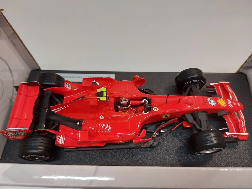 F1 Formula 1 Ferrari F1 2007 Kimi Raikkonen Hot Wheels 1:18 con Box - Immagine 4 di 4