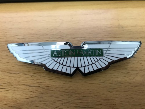Aston Martin V8 Familie (1994-2000) Motorhaube / Kofferraum Abzeichen Weiß/Grün - Bild 1 von 3