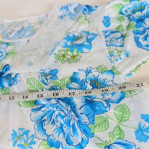Lati Fashion Floral Pajama Set Size L Lace Detail Short Sleeve Top Crop Pants - Picture 10 of 13