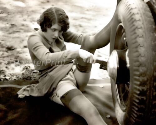 Flappers Photo Girls Vintage 1920s Automobil -  Pint 8x10 - - Picture 1 of 1