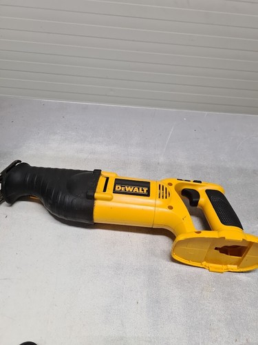 4 DeWalt Werkzeuge & Ladegeräte - gebraucht, funktionstüchtig - Bild 8 von 15