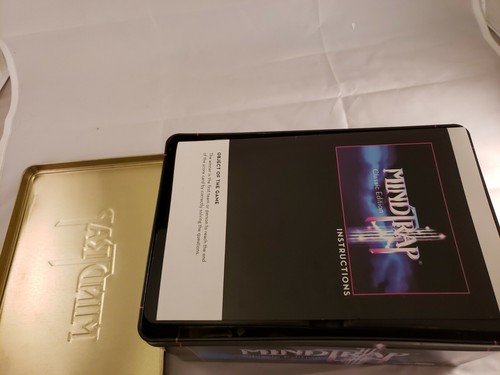 MindTrap Classic Edition Outset Media Metal Tin. Carte nuove sigillate mai aperte. - Foto 4 di 9