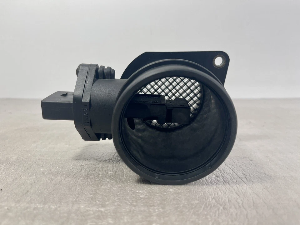 Sensor de flujo de aire OEM 1999-2002 Volkswagen Golf Audi A3 Bosch 06A906461C  Foto 4 de 4