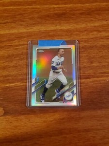 2021 Topps Chrome Mookie Betts Refractor Image Variation #100 Dodgers SP 
