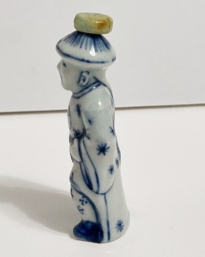 Vintage Chinese Blue & White Ching Dynasty Soldier Snuff Bottle - Picture 5 of 21