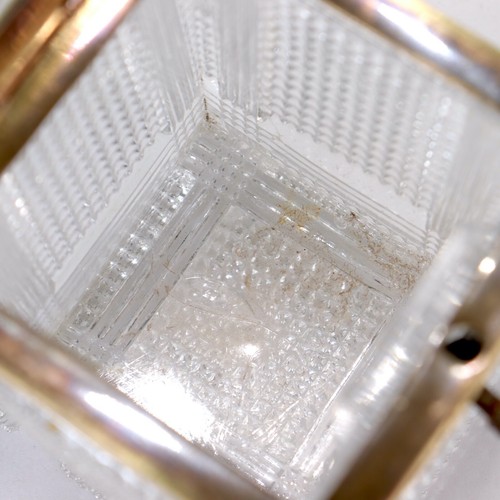 Antique Charles X French Cut Glass Casket with a Bronze Mount - 第 12/12 張圖片