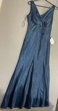 Women’s NW Nightway long satin floor length ￼res size 8 