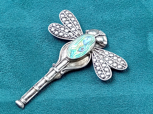 Sterling Silver Dragonfly Pin w. Abalone Back Setting: 2.4" x 1.9" - 7 grams - 第 1/8 張圖片