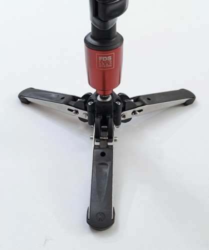 Manfrotto 560B-1 Fluid Video Monopod with Manfrotto 701HDV Fluid Video Head - Picture 9 of 12
