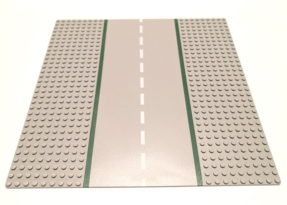 Vintage LEGO 7835 Train Manual Road Crossing (100% Complete With Sealed Bags) - Image 2 of 4