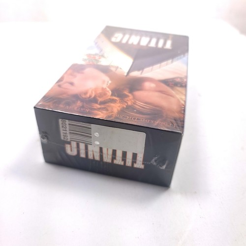 Titanic VHS 1998 2-Tape Set Leonardo DiCaprio Kate Winslet James Cameron Sealed - Foto 3 di 6