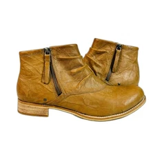 Cat Footwear Women's Irenea Chukka Boot Tan Leather Ankle Bootie US 10 TRIED ON