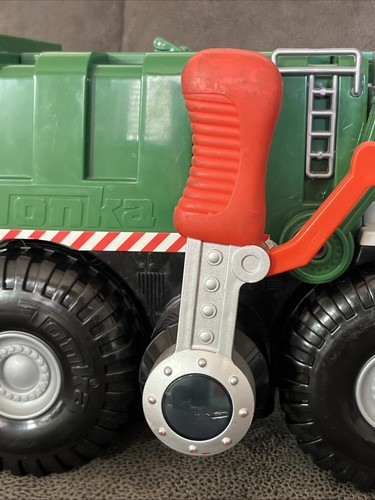 Tonka Green Strong Arm Garbage Truck 2010- Hasbro Funrise No. 06756 w/o Bin - Picture 4 of 18