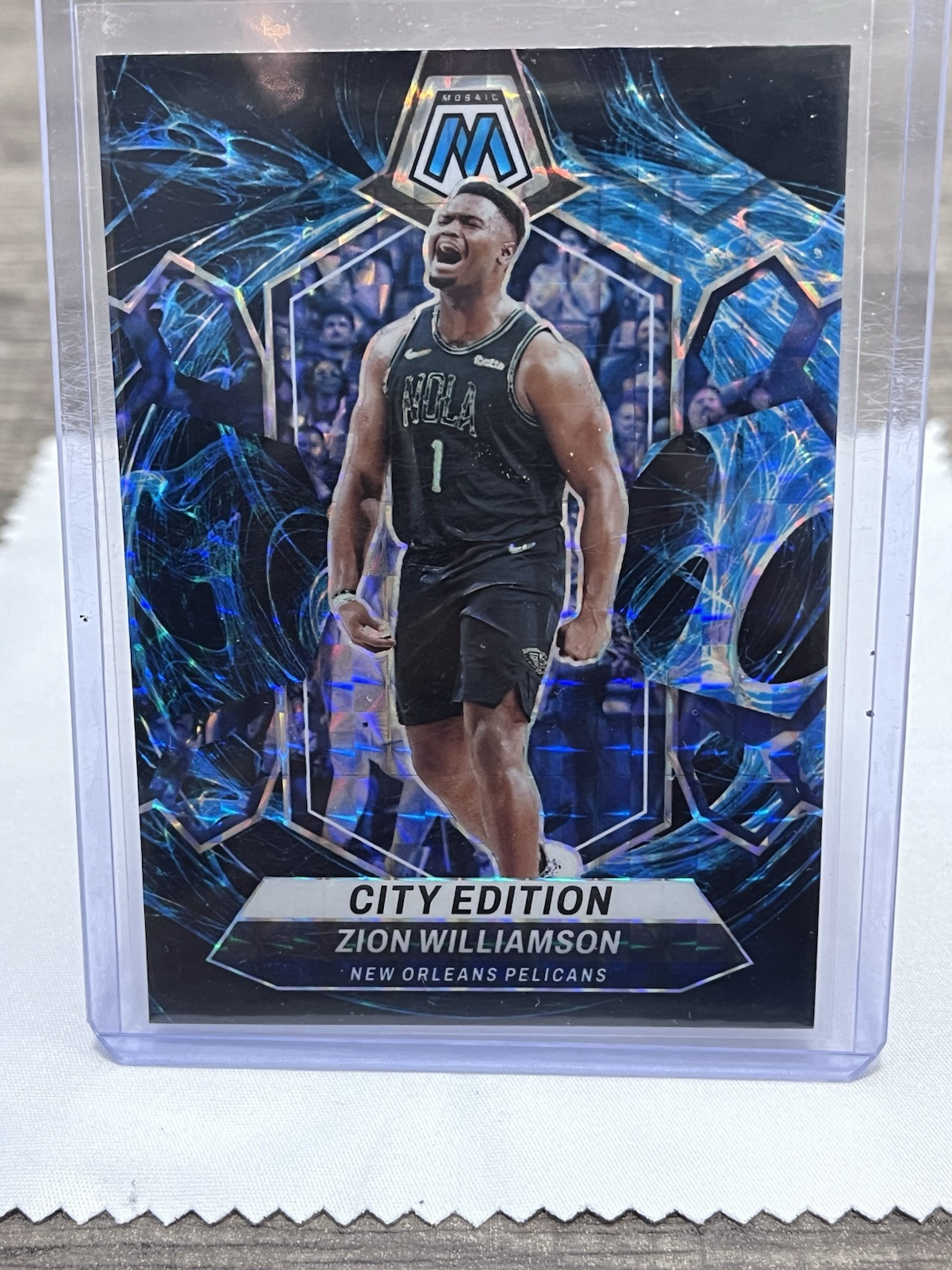 2023-24 Panini Mosaic - Genesis Mosaic Prizm #32 Zion Williamson