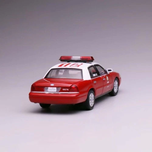 596 1:64 Red Ford CV CROWN VICTORIA LAFD Fire Los Angeles Diecast Model Car - Picture 4 of 4