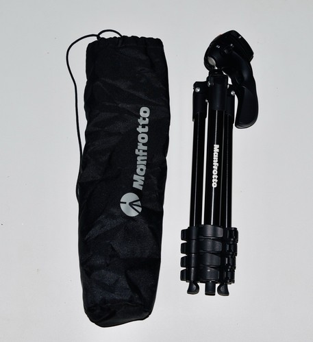 Manfrotto - 61" Compact Action Aluminum Folding Tripod - Black (MKCOMPACTACN-BK) - Picture 3 of 4