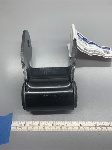 Grillete de suspensión trasera Ford OEM 17-18 F-250 Super Duty HC3Z5776A - Imagen 3 de 8