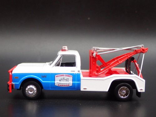 1969 CHEVROLET C30 DUALLY TOW TRUCK HAZZARD COUNTY 1:64 SCALE DIECAST MODEL CAR - Picture 2 of 7