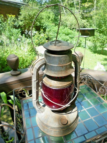 Antique DIETZ D-LITE No. 2 Railroad Lantern w/Original RED Globe UNALTERED - Picture 1 of 10