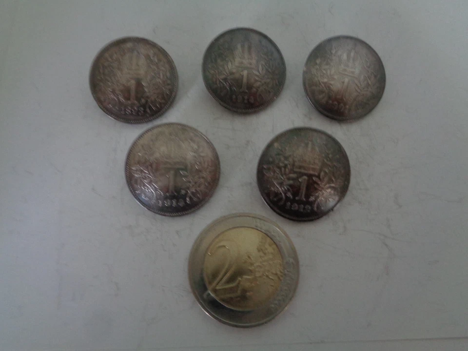 5 Silberknöpfe, gewölbt, 1 Krone Österreich, 1893 - 1914, aus Silber 835 (01) - Bild 2 von 4