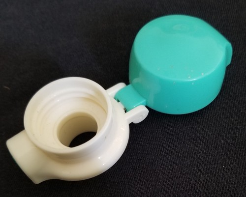 NEW IN PACKAGE REUSABLE PLASTIC BOTTLE CAP - BUTTON POP OPEN CAP *HARD TO FIND* - Picture 6 of 6