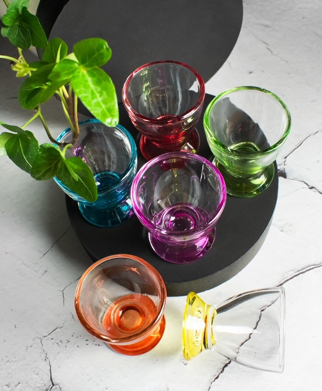 6 bunte Eierbecher aus Glas Eierständer Eierhalter Glaseierbecher 