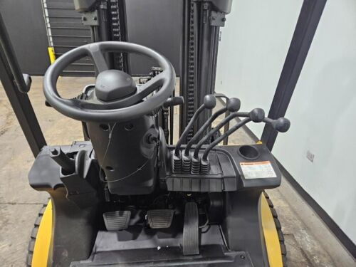 2012 CATERPILLAR FG35N 7,000 LB PNEUAMTIC LPG FORKLIFT STK 15599 - Picture 9 of 11
