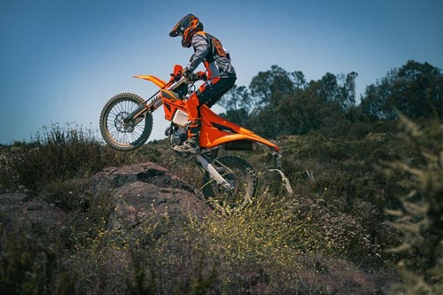 KTM 500 EXC-F, 2025 MODEL, IN STOCK NOW, ONE LEFT. SAVING £1500. - Picture 6 of 14