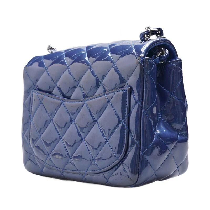 Bolso Bandolera Chanel Azul Patente Clásico Solapa Pequeño Saco Cadena Plateada Foto 2 de 4