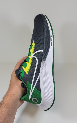 NEW Mens Nike Air Zoom Pegasus 38 NCAA Oregon Ducks Running Shoes Size 10 Green - Picture 6 of 10