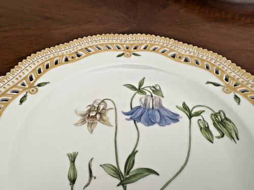 Pair Of Royal Copenhagen FLORA DANICA Pierced Plate 1st Qual MINT - Picture 4 of 23