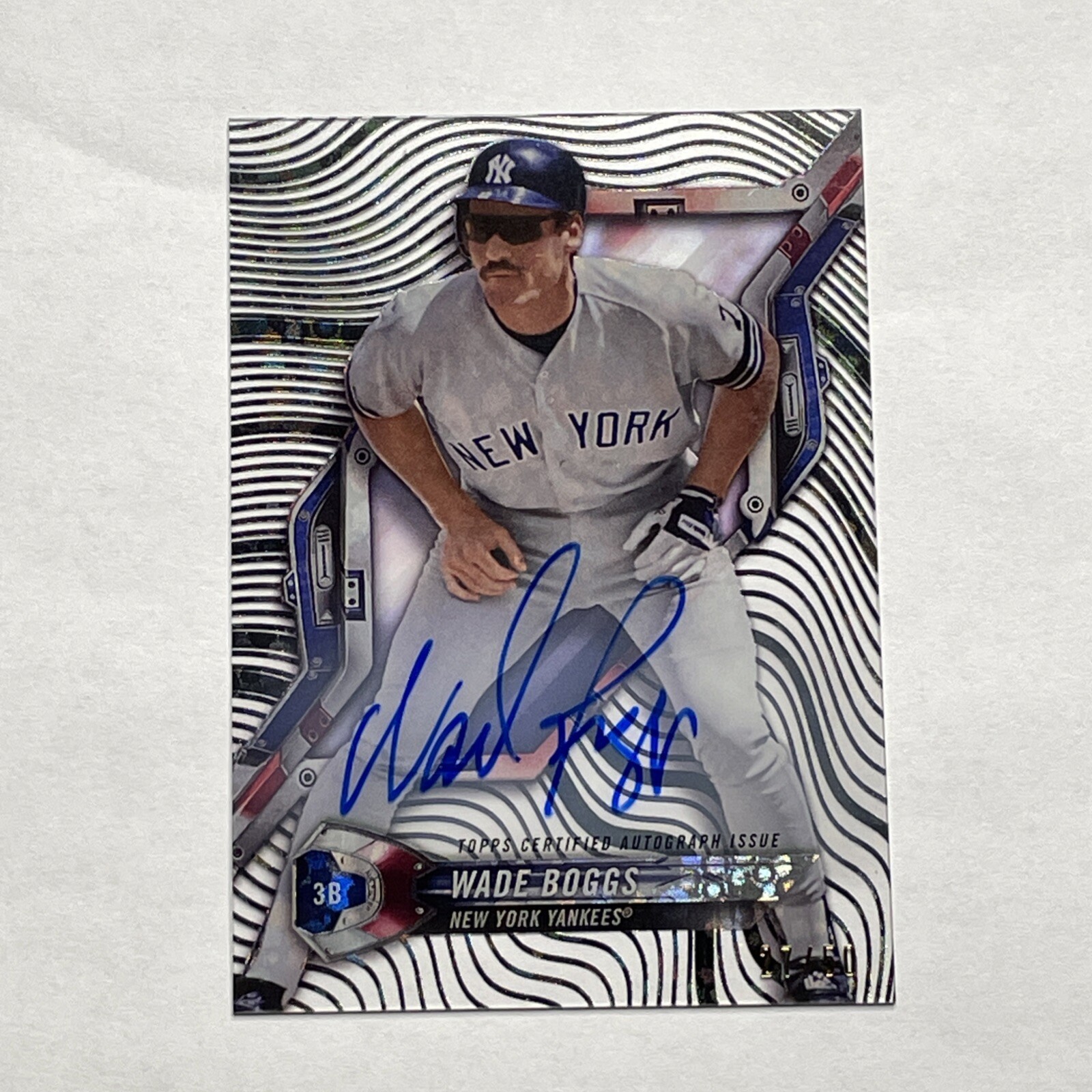 2018 Topps High Tek Wave Pattern Black Orbital Refractor Wade Boggs Auto /50