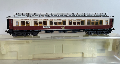 Trix HO 3792 CIWL & GEE Schlafwagen in weinrot & creme mit detaillierter Innenausstattung