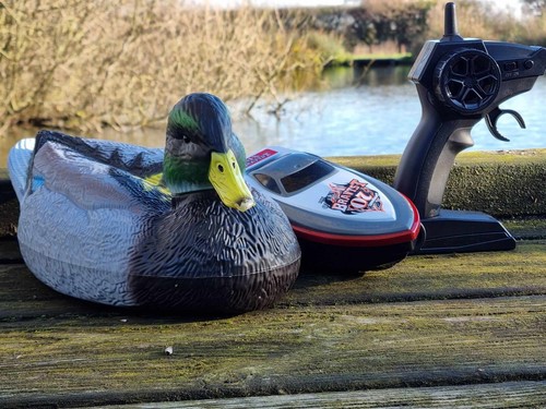 RC Barca Duck Bait Boat 2.4Ghz Caccia Movimento Telecomando Jet Boat Giocattolo Regno Unito Regalo - Foto 9 di 24