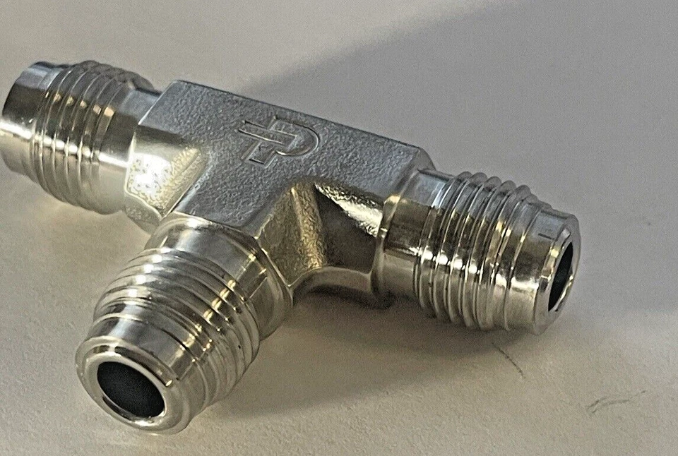 Parker 4-4-4 Mt-Ss 1/4" Mnpt 316 Ss Tee - Image 3 of 4