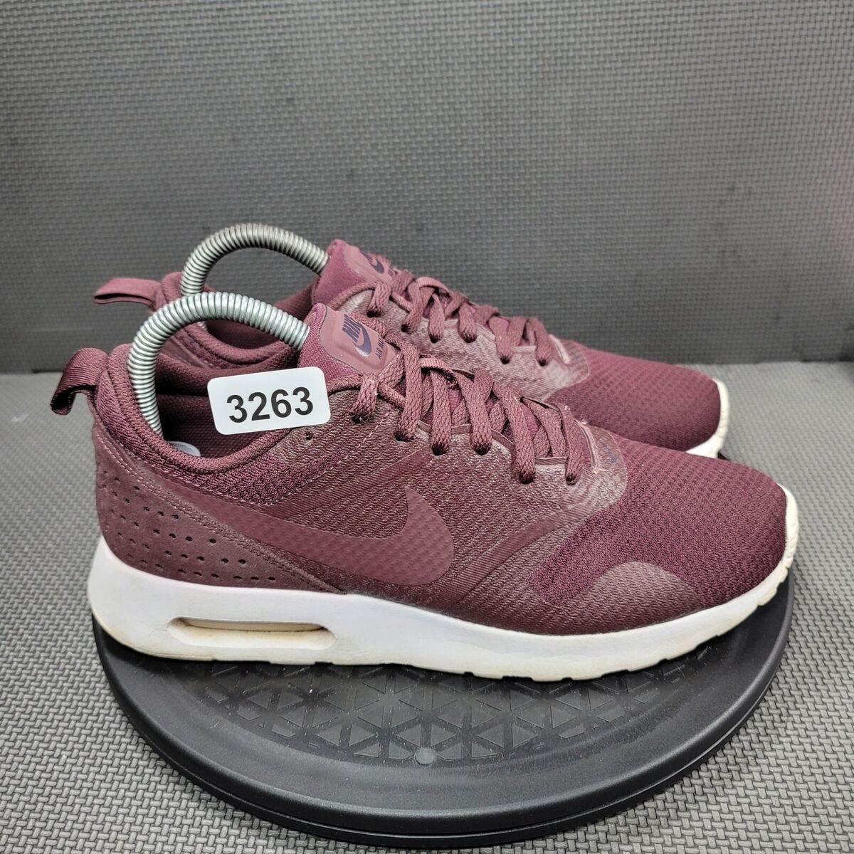 Womens Sz 8.5 Burgundy Nike AIr Max Tavas Athletic Shoes eBay