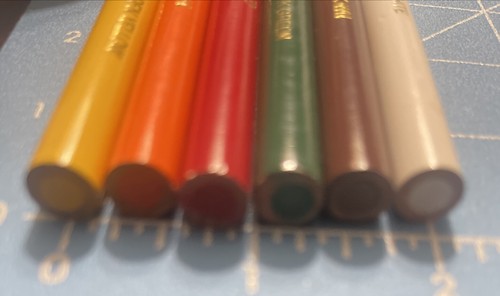 6 Prang Colored Pencils Thick Core Yellow, Orange, Red, Brown, Dark Green& White - 第 3/3 張圖片