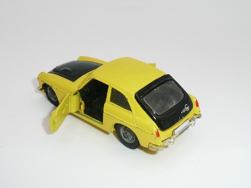 Corgi 345 M.G.C. GT Competition Model *original* - Picture 3 of 9
