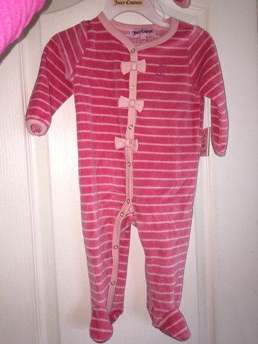 Nwt Juicy Couture Pink Velour Einteilig Lätzchen Geschenk Set Babyparty Mädchen - Picture 2 of 3