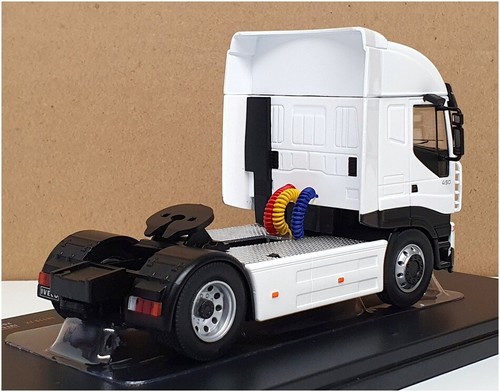 Ixo 1/43 Scale Diecast TR119.22 - 2012 Iveco Stralis Truck - White - Picture 2 of 5