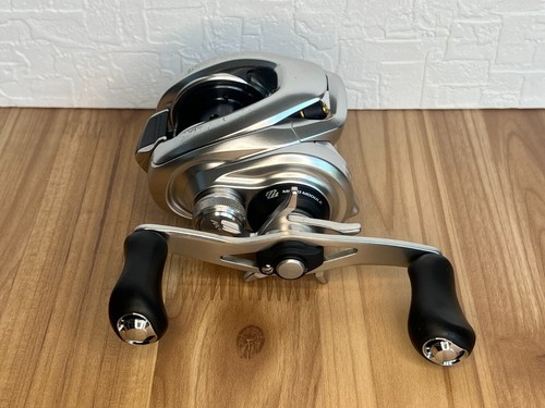 Shimano 16 Metanium MGL XG Right Baitcasting Reel 8.5 Gear Ratio From Japan - Picture 4 of 11